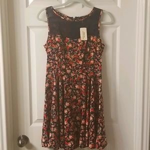 NWT Forever 21 zip up dress